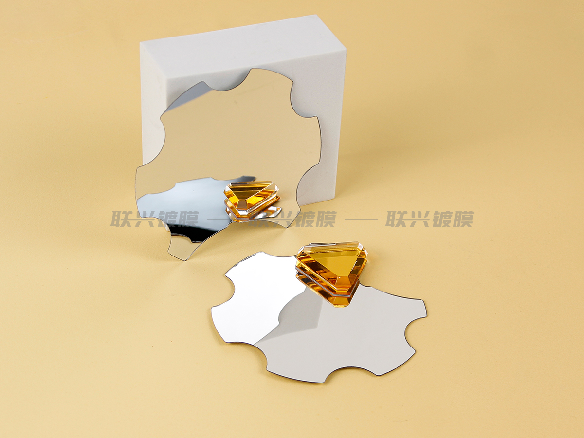 为什么镀膜需要在真空中进行