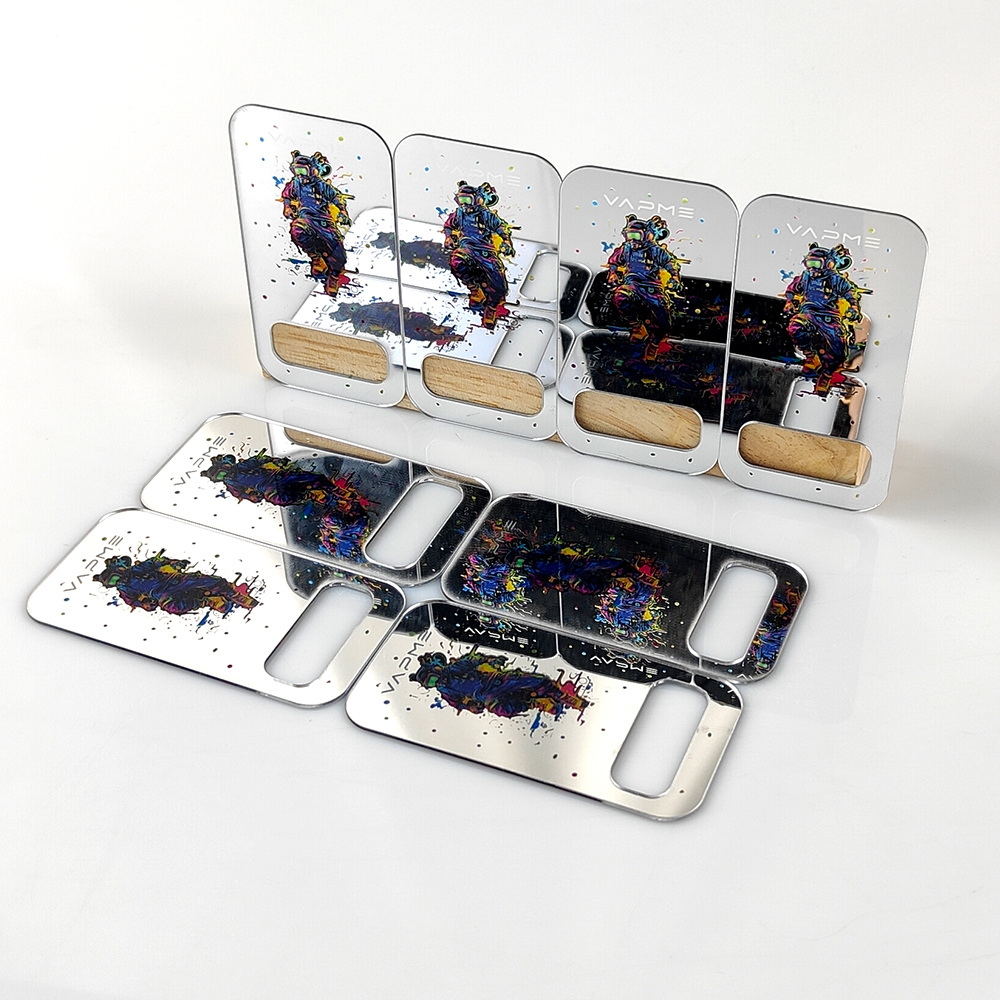 为什么广告商更爱用亚克力镜？成本低还是效果好？