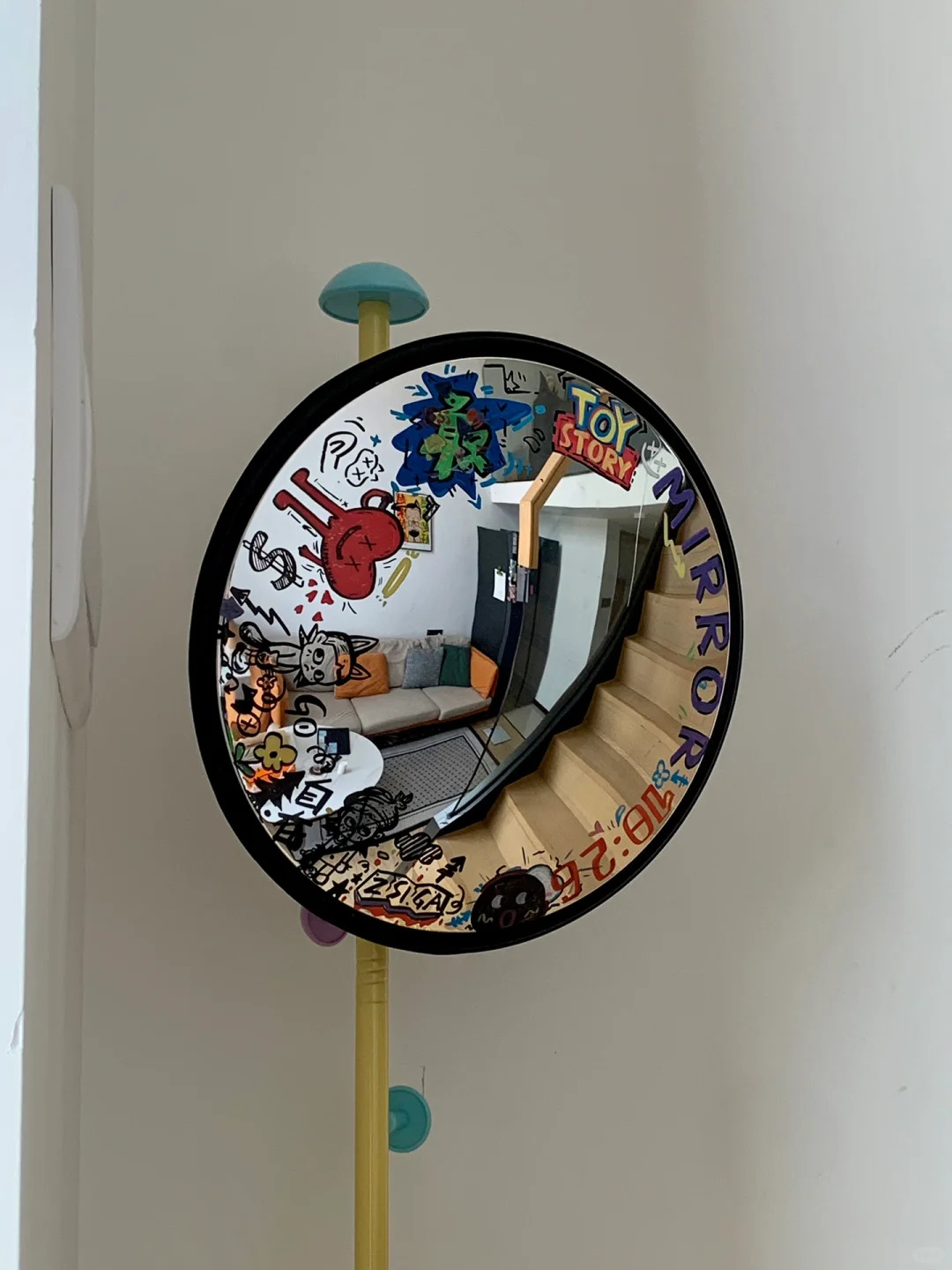 DIY创意项目：用亚克力镜打造个性化家居装饰