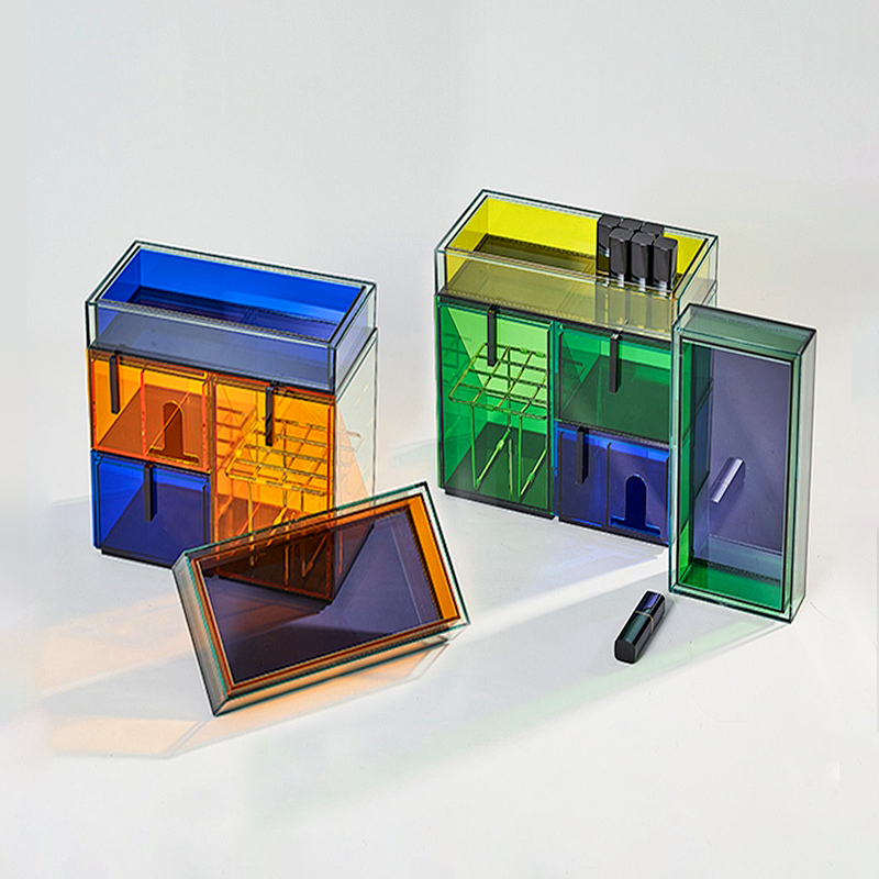 选购有机玻璃制品时，应关注哪些质量指标和参数？如何辨别优劣产品？