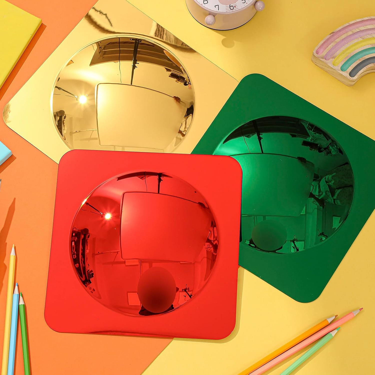 亚克力凹凸镜呈像有什么区别?